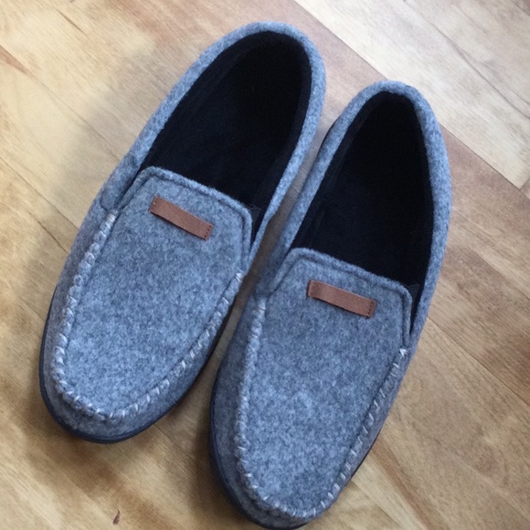 unknown Other - Nice men’s gray slippers size 8